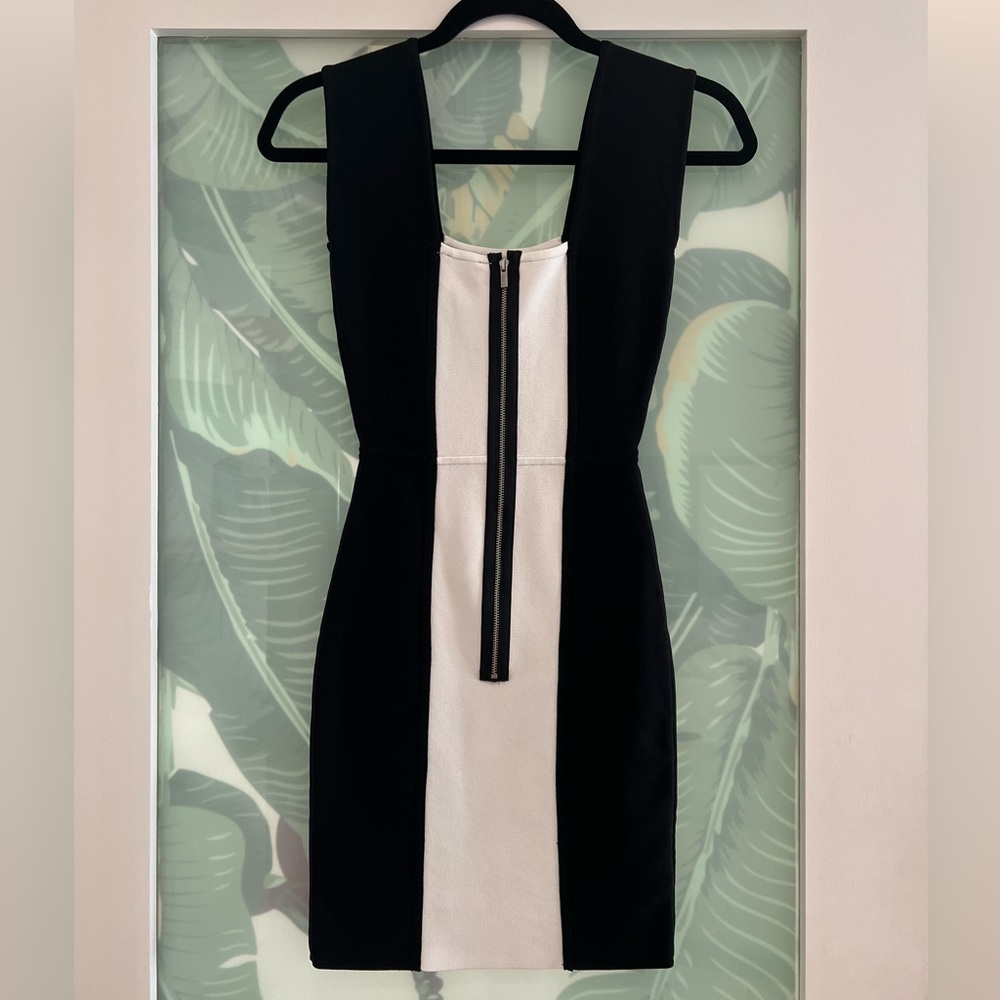 BCBG MAX AZRIA BODYCON DRESS XS